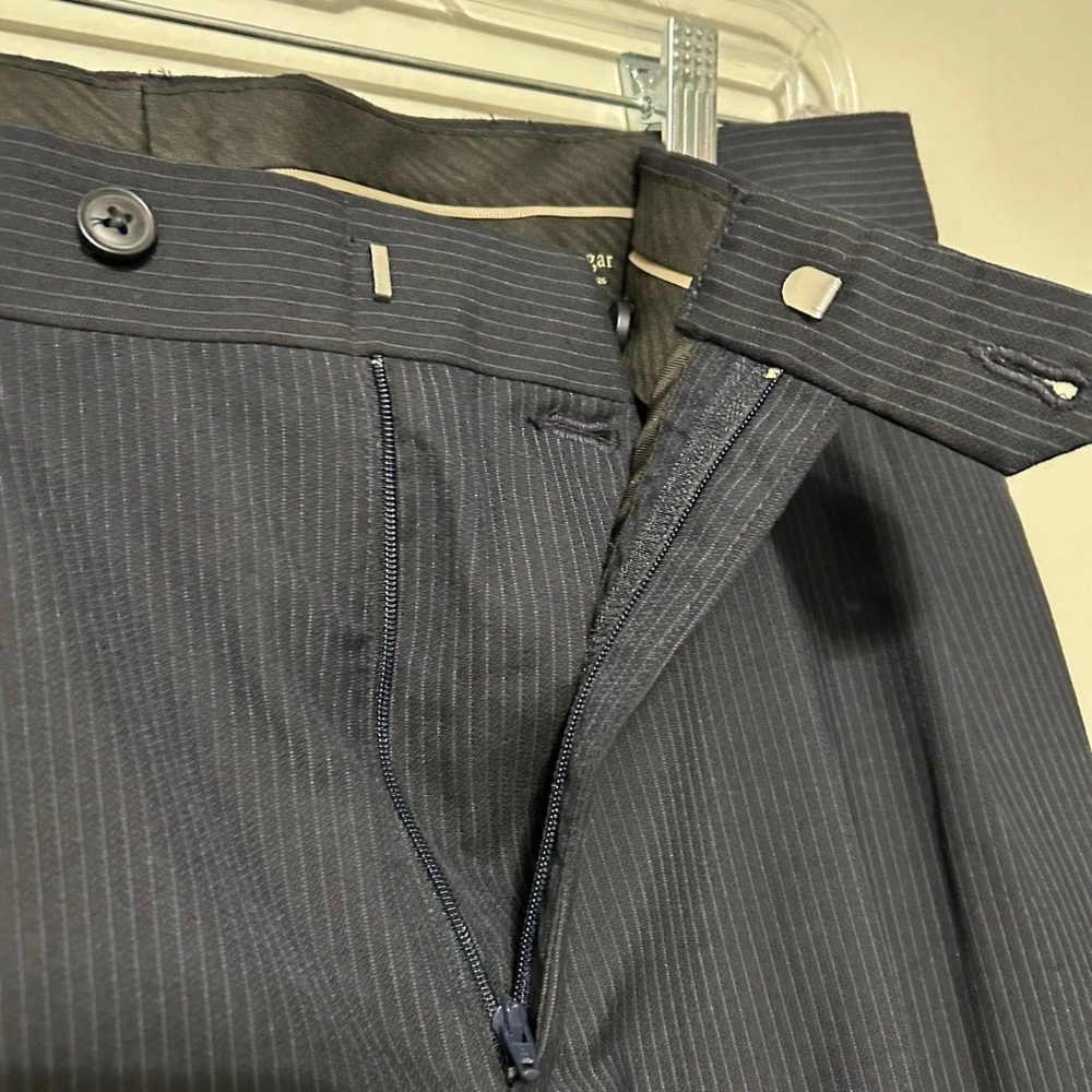 Haggar Suit 40 Jacket 32x30 Slacks Blue Pinstripe Pleated Classic Formal Wedding - Picture 14 of 16